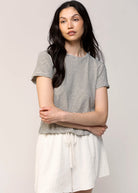 swatch_Natural/Black perfect white tee vivian tee