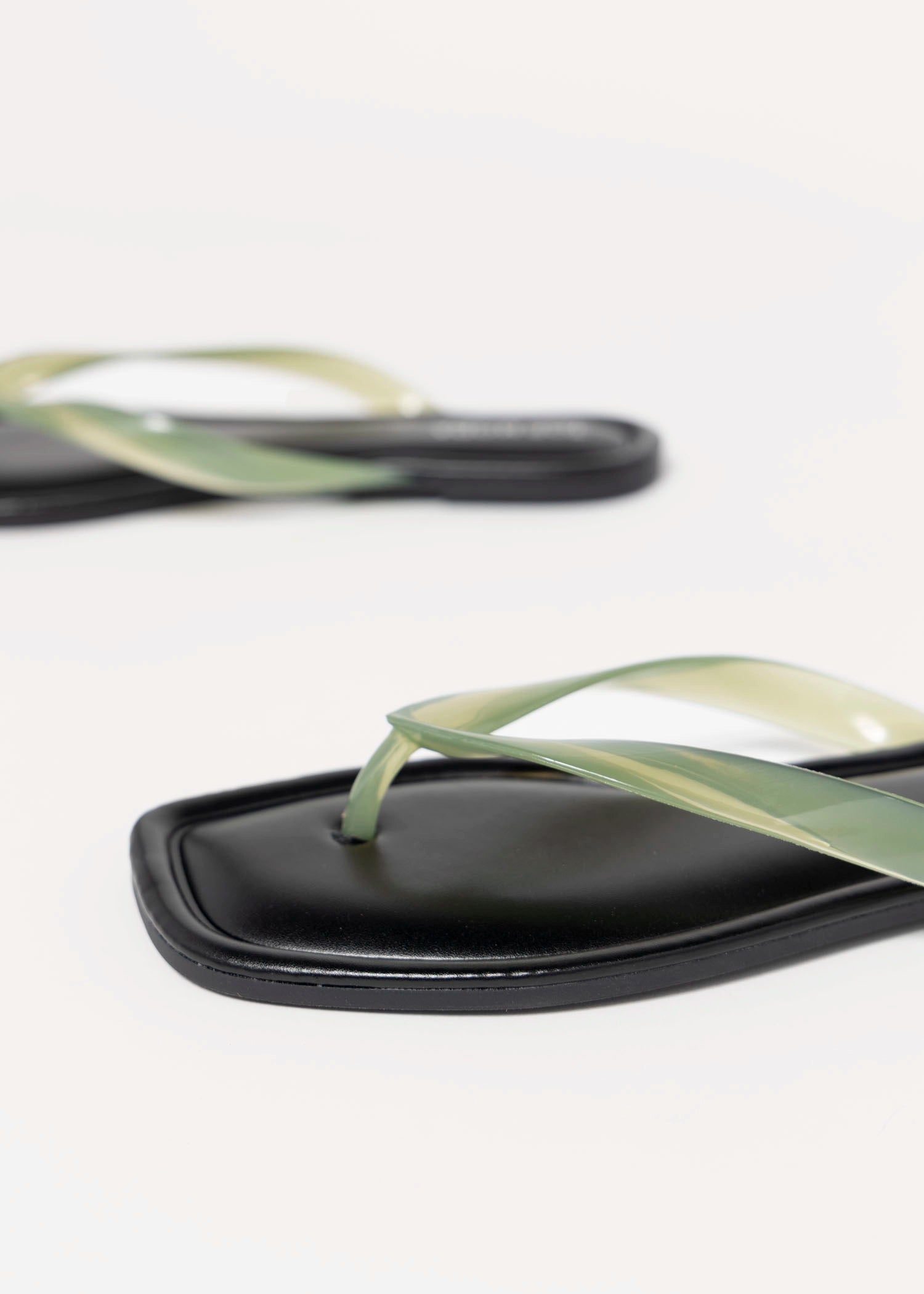 swatch_Green priscilla jelly thong sandal