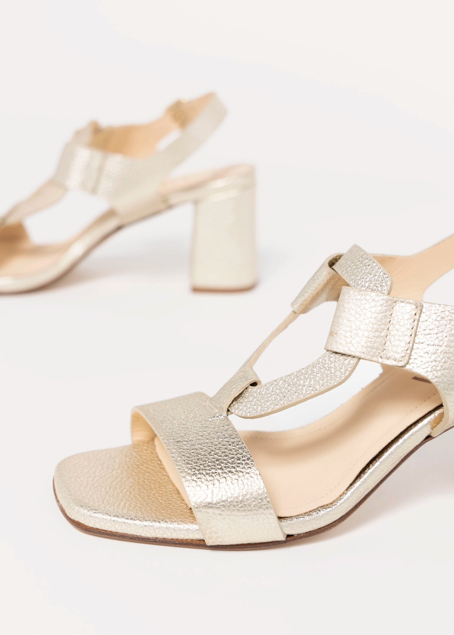 swatch_Platino Leather l'idea heeled leather sandal