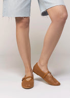 swatch_Tan coconuts nolita woven flat