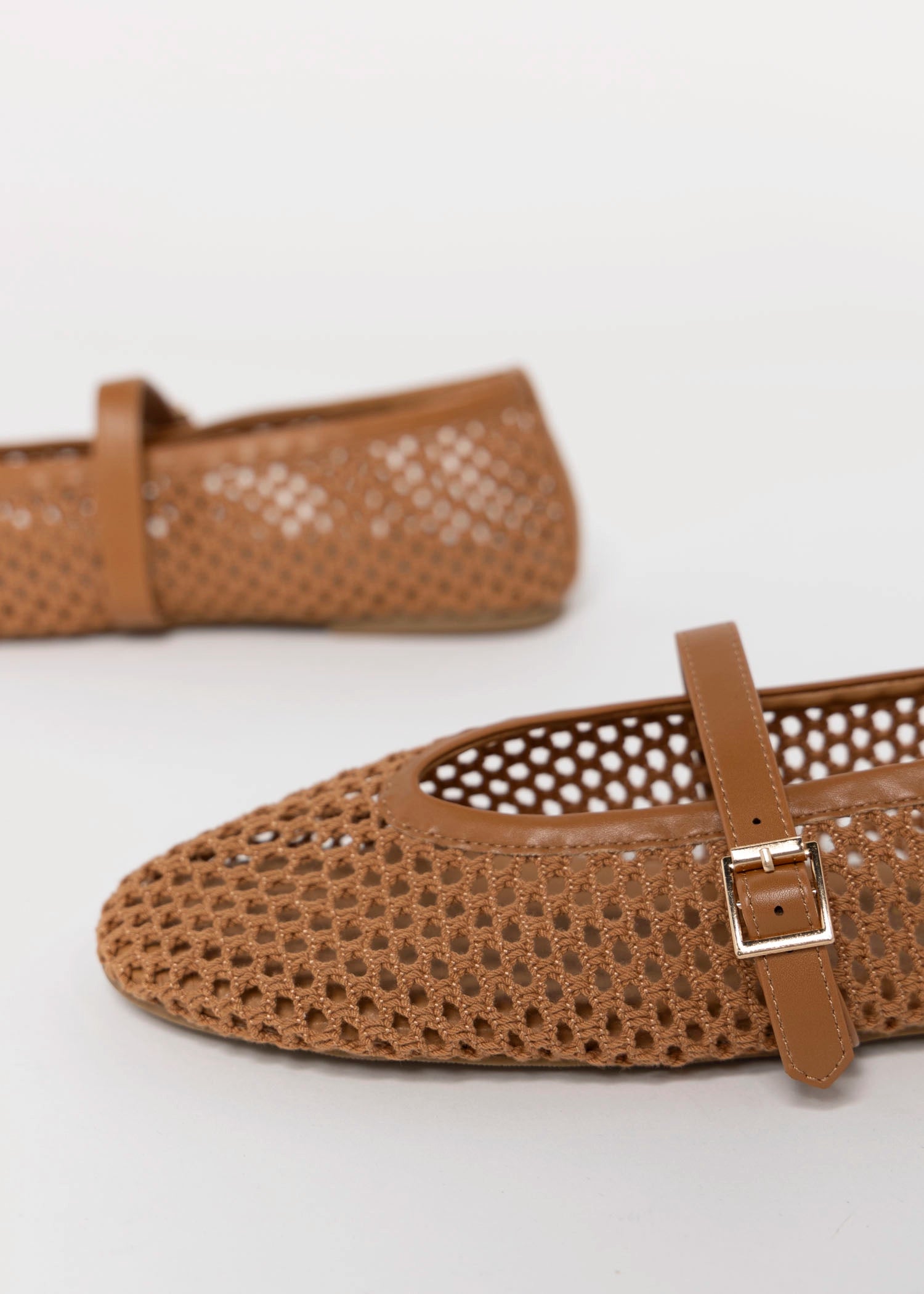 swatch_Tan coconuts nolita woven flat