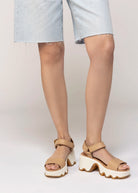 swatch_Beige sorel kinetic aura sandals