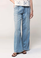swatch_Denim kut from the kloth jodi wide leg jean