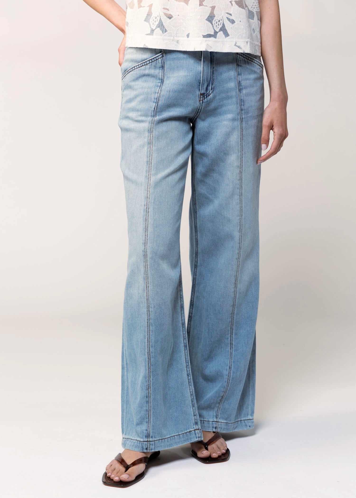 swatch_Denim kut from the kloth jodi wide leg jean