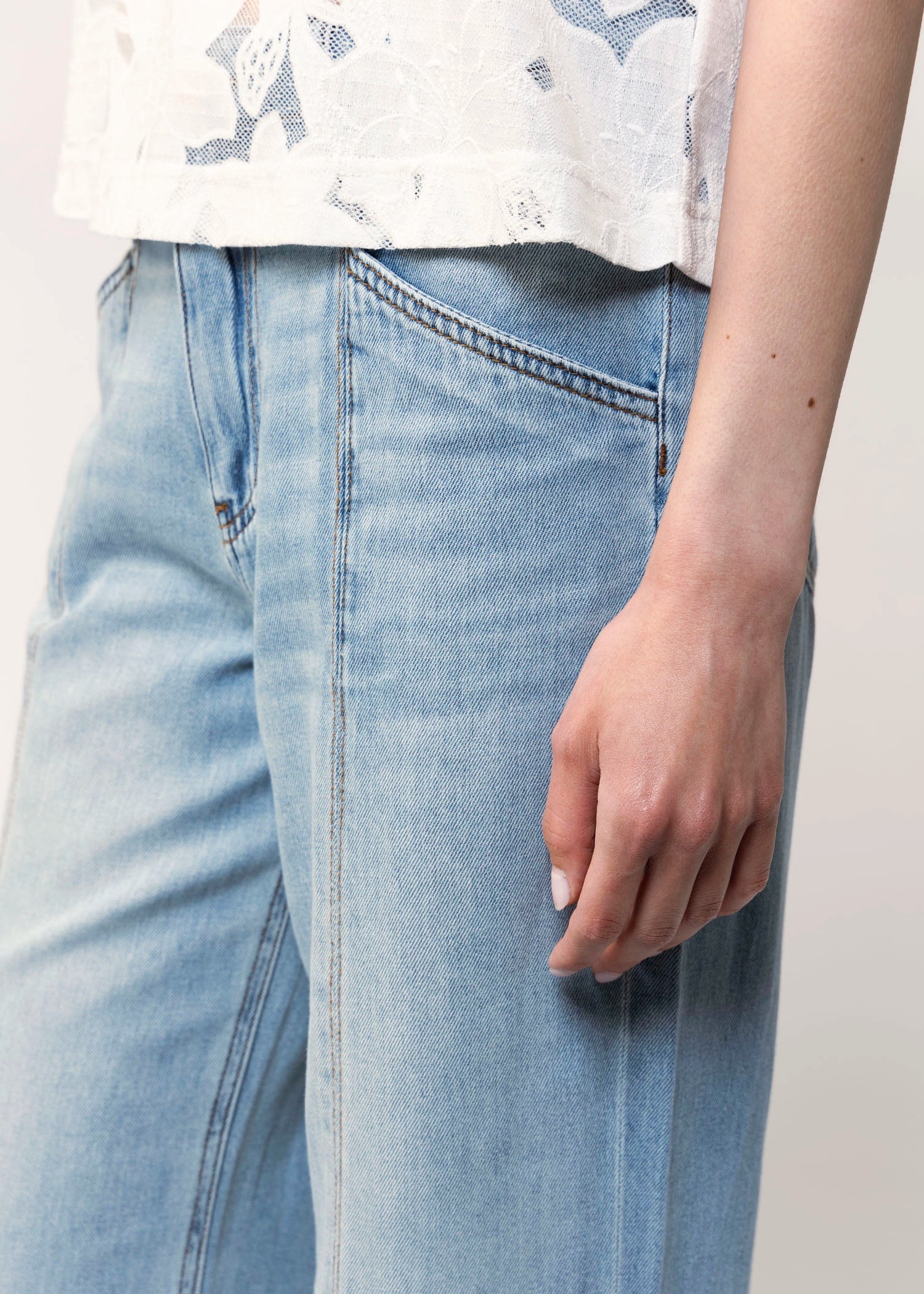 swatch_Denim kut from the kloth jodi wide leg jean