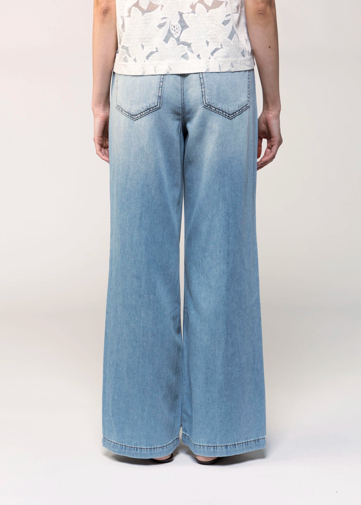 swatch_Denim kut from the kloth jodi wide leg jean