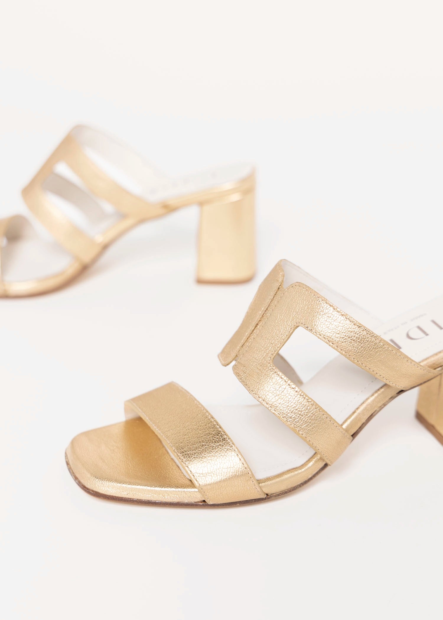 swatch_Platino Leather l'idea cutout heeled sandal