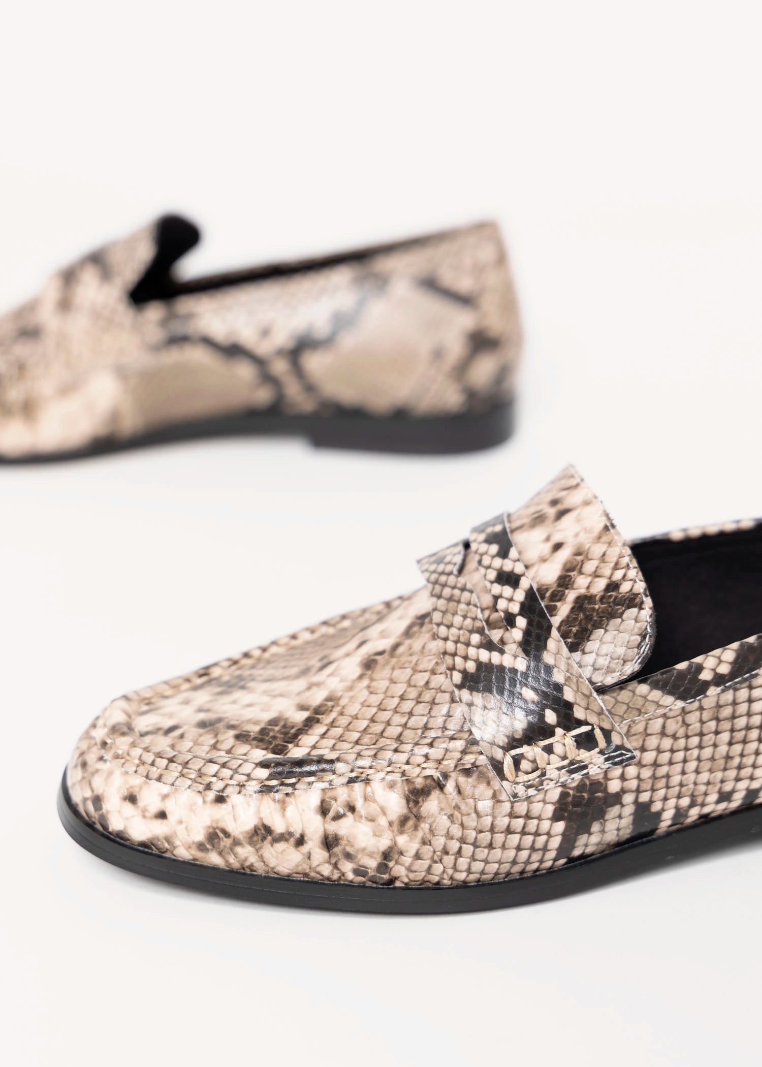 swatch_Snake shushop tokyo loafer