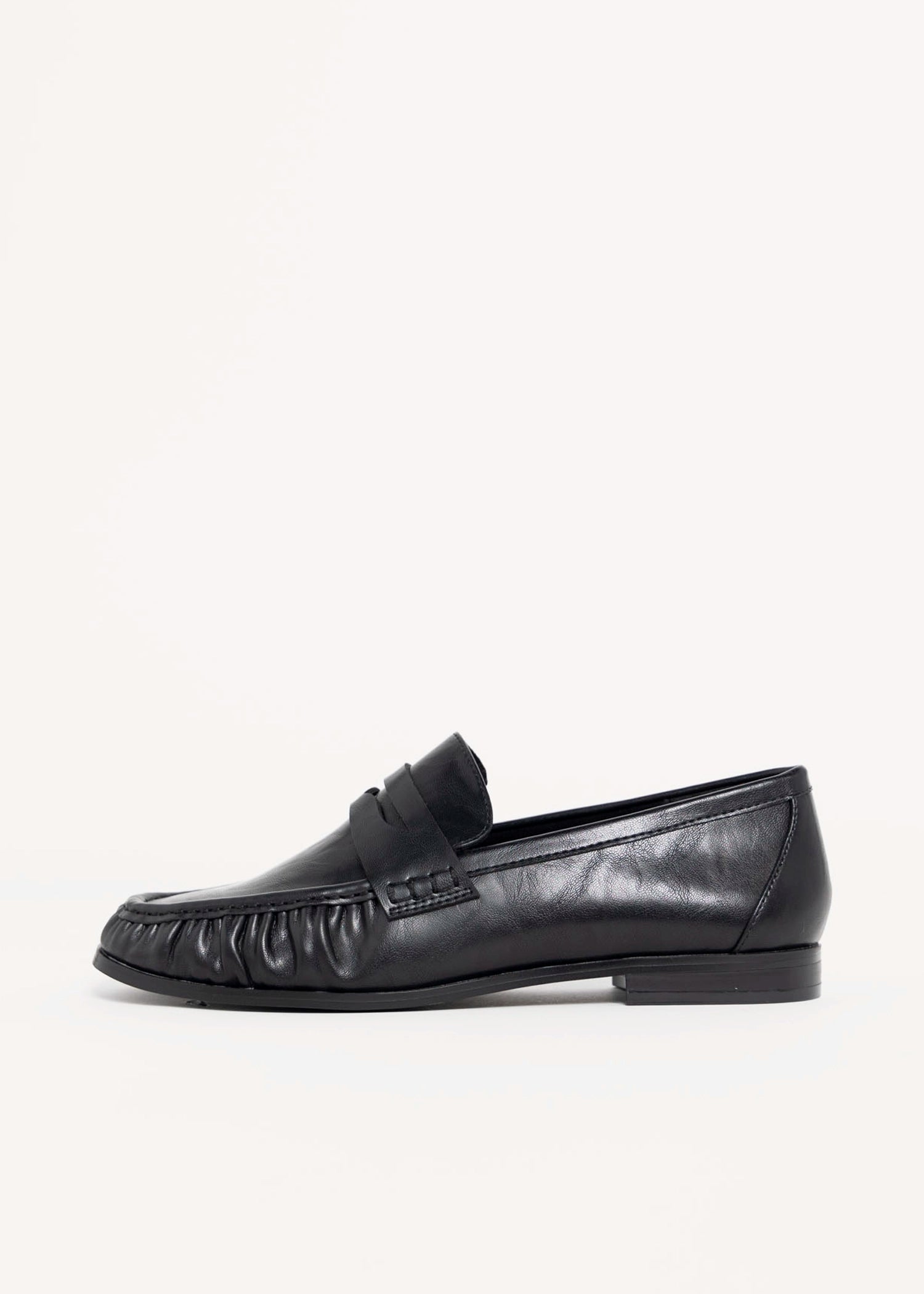 swatch_Black shushop tokyo loafer