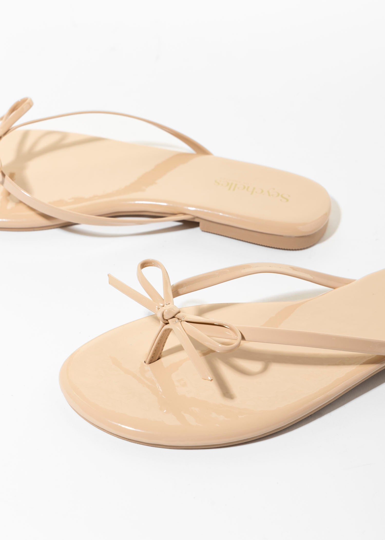 swatch_beige wishlist flip flop flat sandals