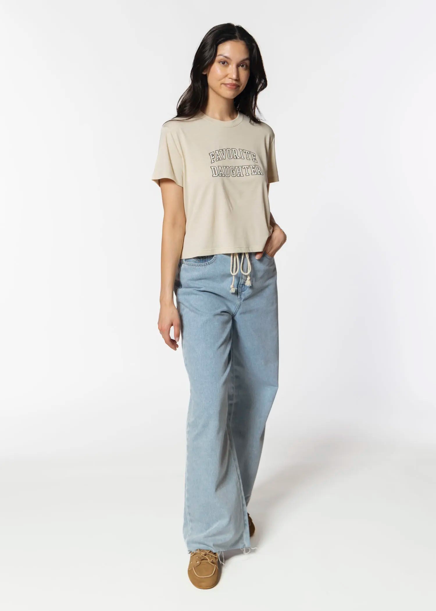 swatch_oak/white cropped collegiate tee apparel