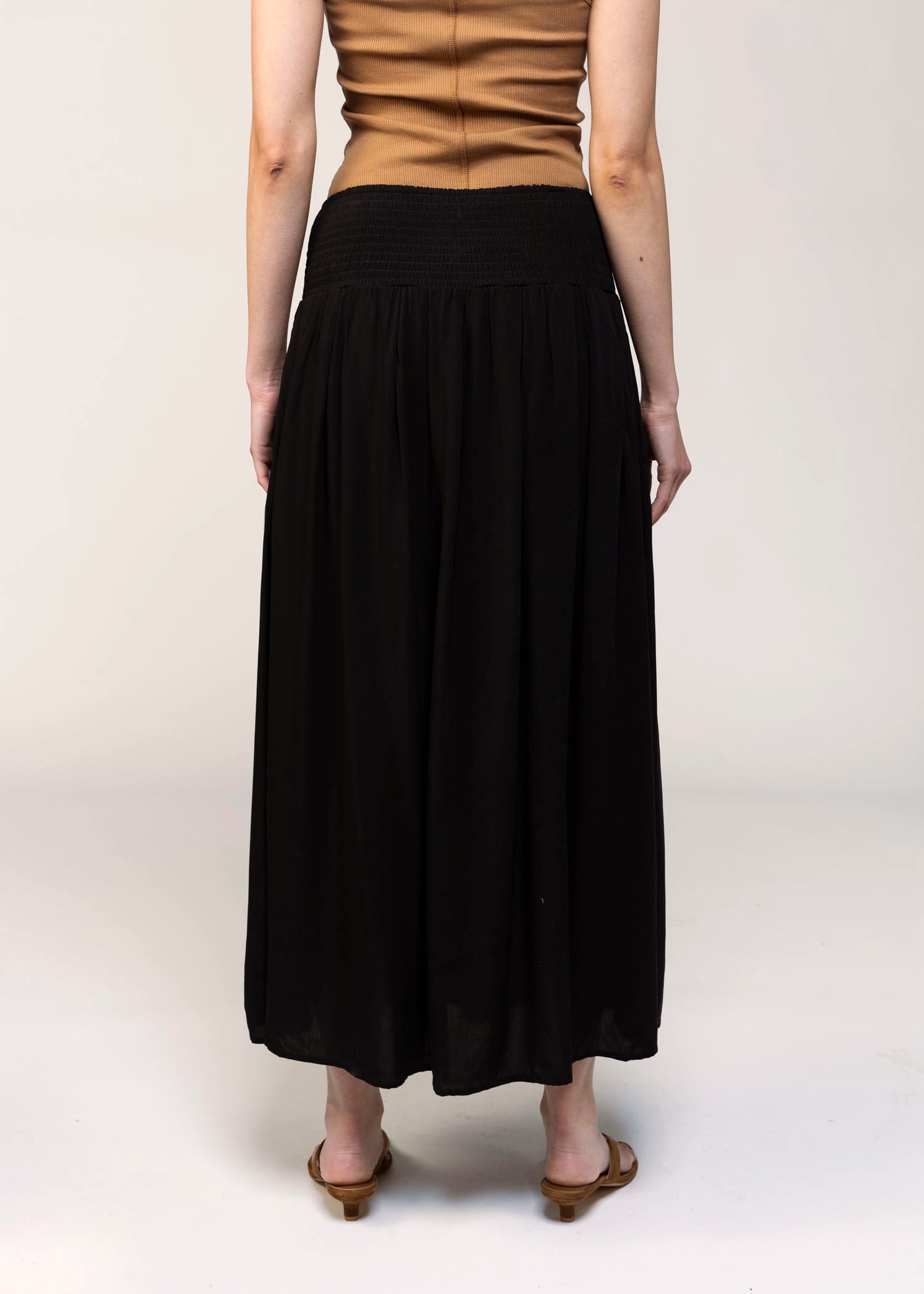 swatch_Black smocked waist midi skirt