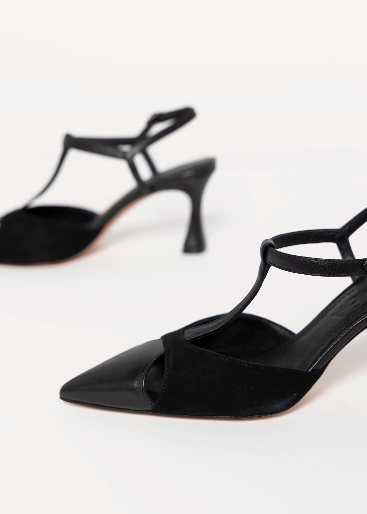 swatch_Black/Black l'idea pia leather pump