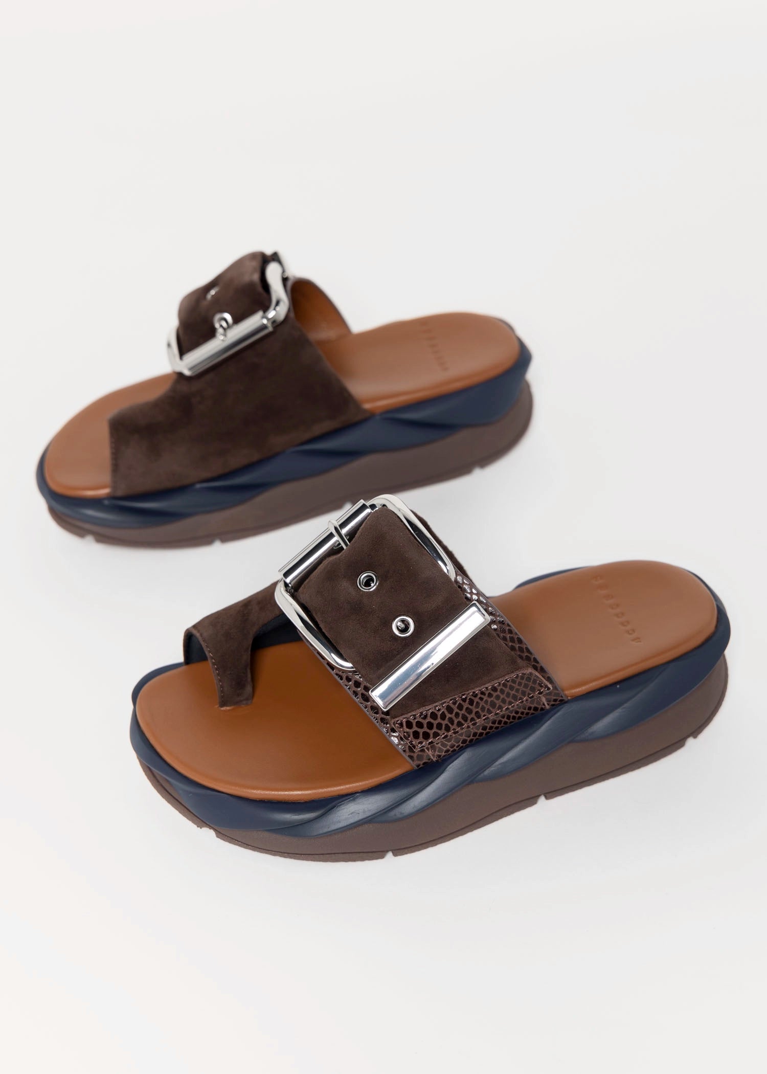swatch_Chocolate 4ccccees mellow glow platform sandal