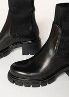 swatch_Black Leather lug sole chelsea boot