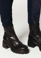 swatch_black_leather /7065