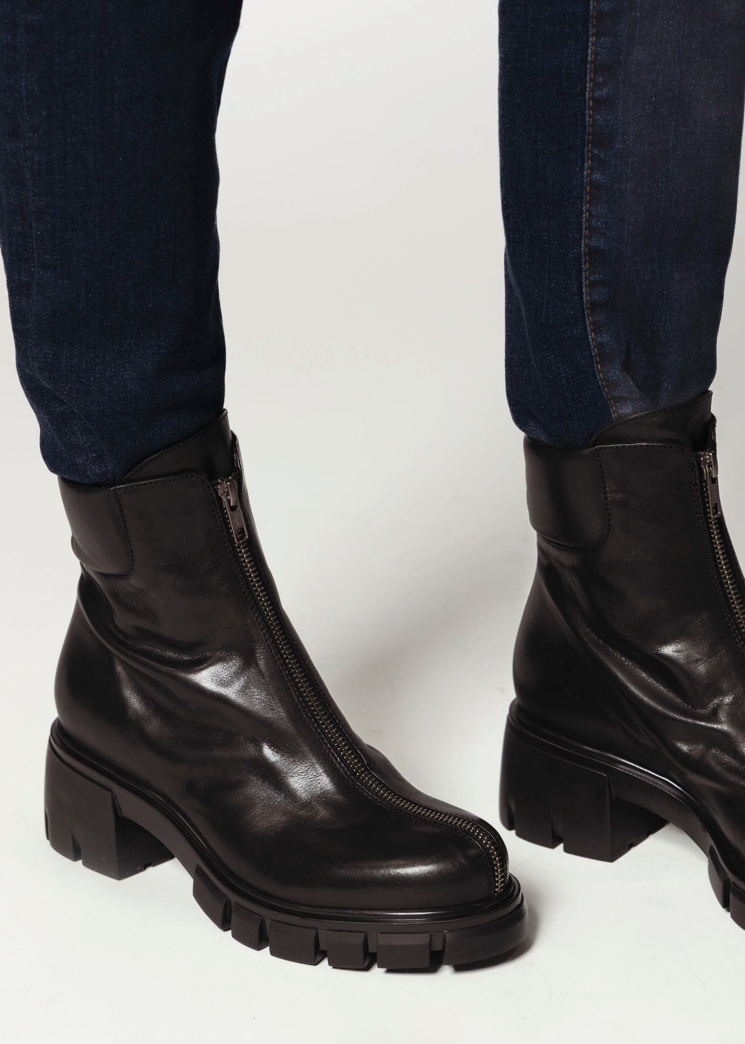 swatch_black_leather /7065