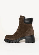 swatch_chocolate_suede /7065