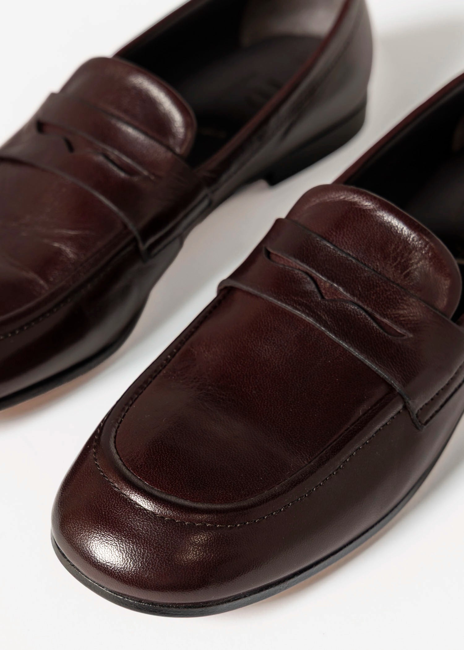 swatch_Marsala leather loafer