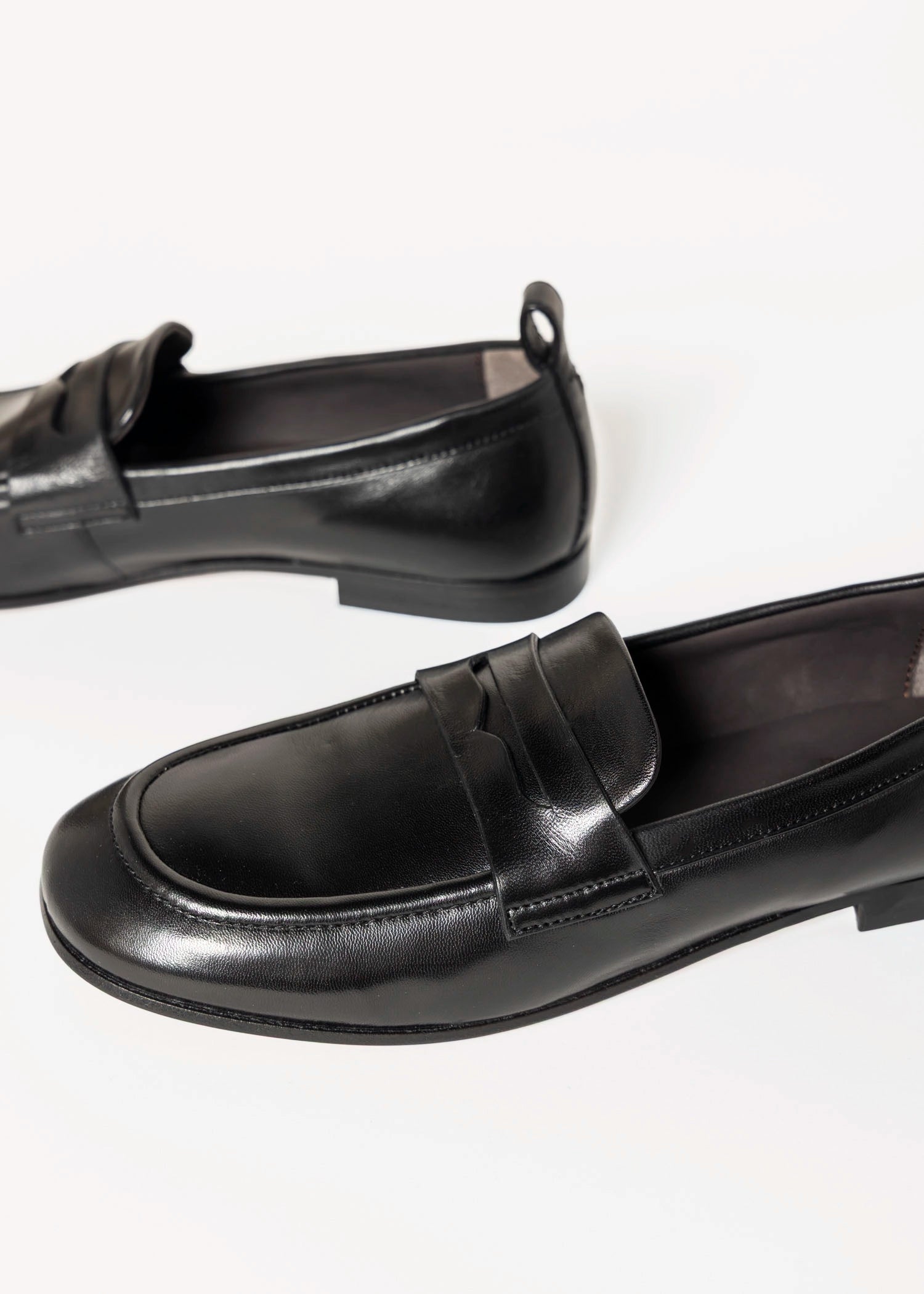 swatch_Black leather loafer
