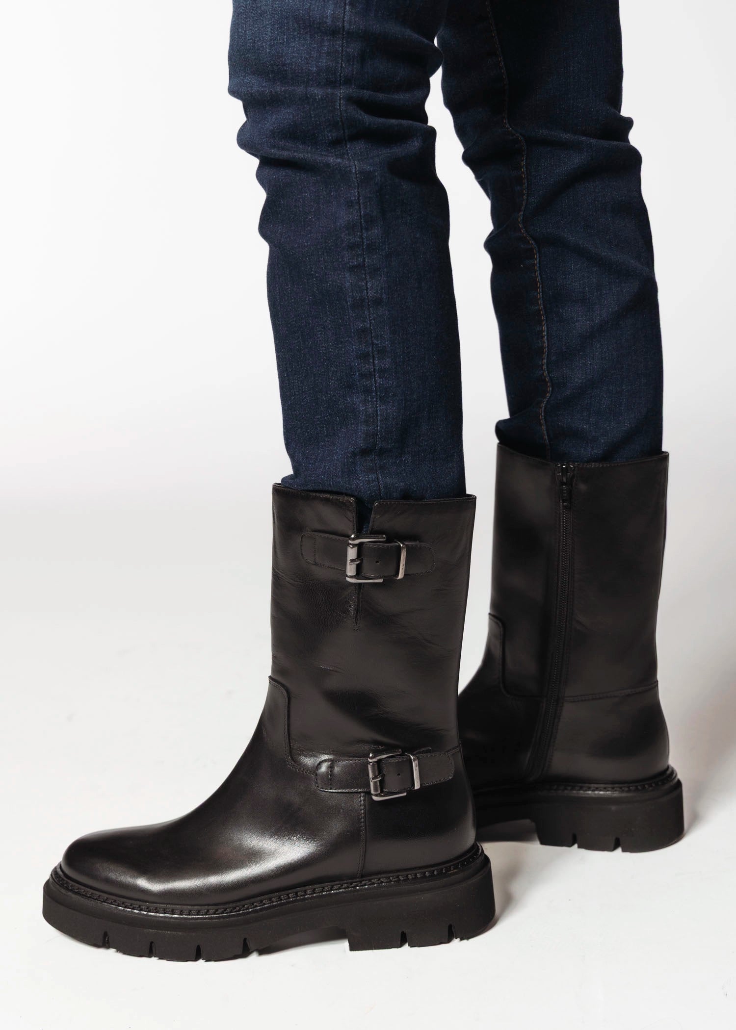 swatch_Black Leather moto boot