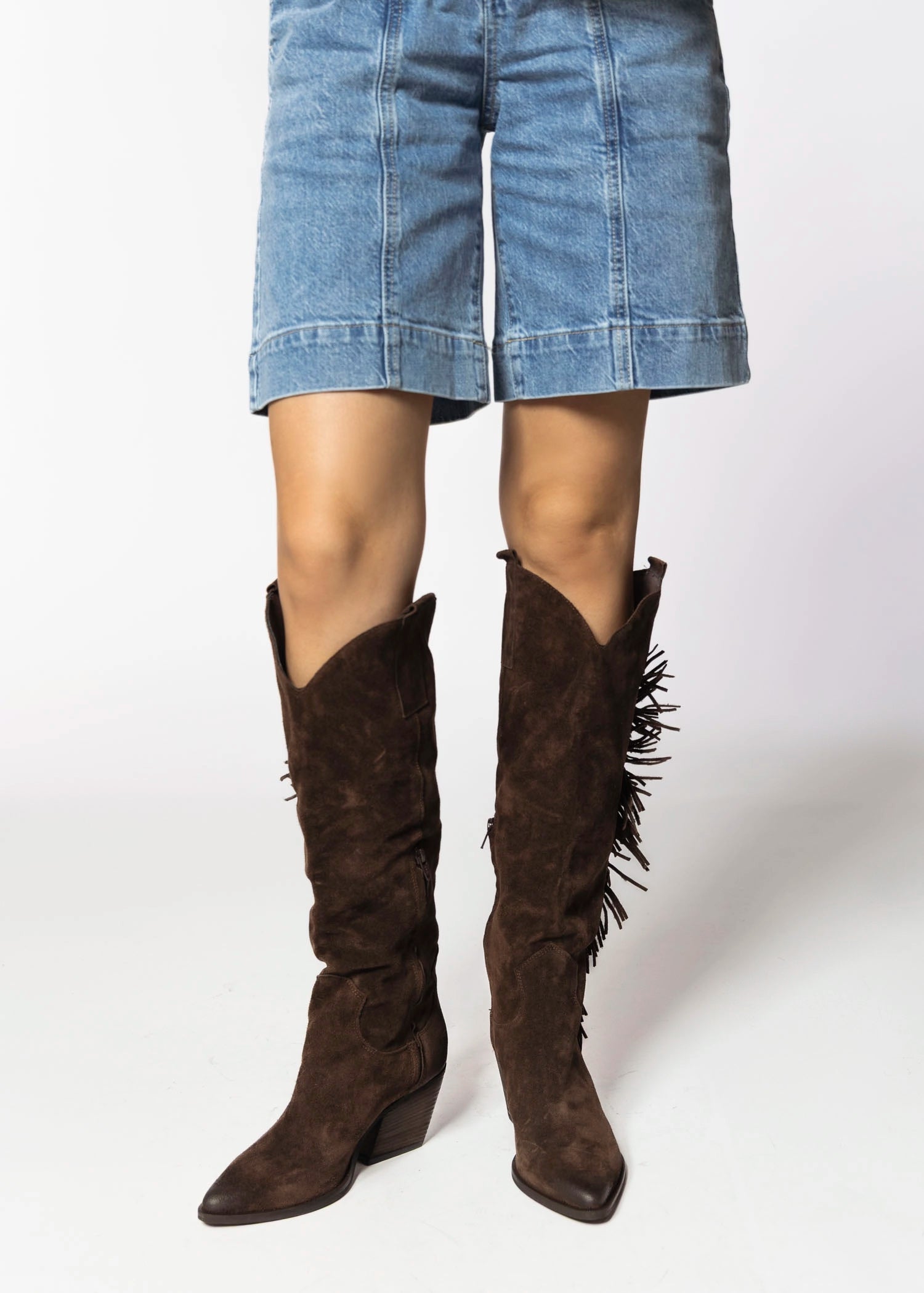 swatch_Chocolate Suede western boot
