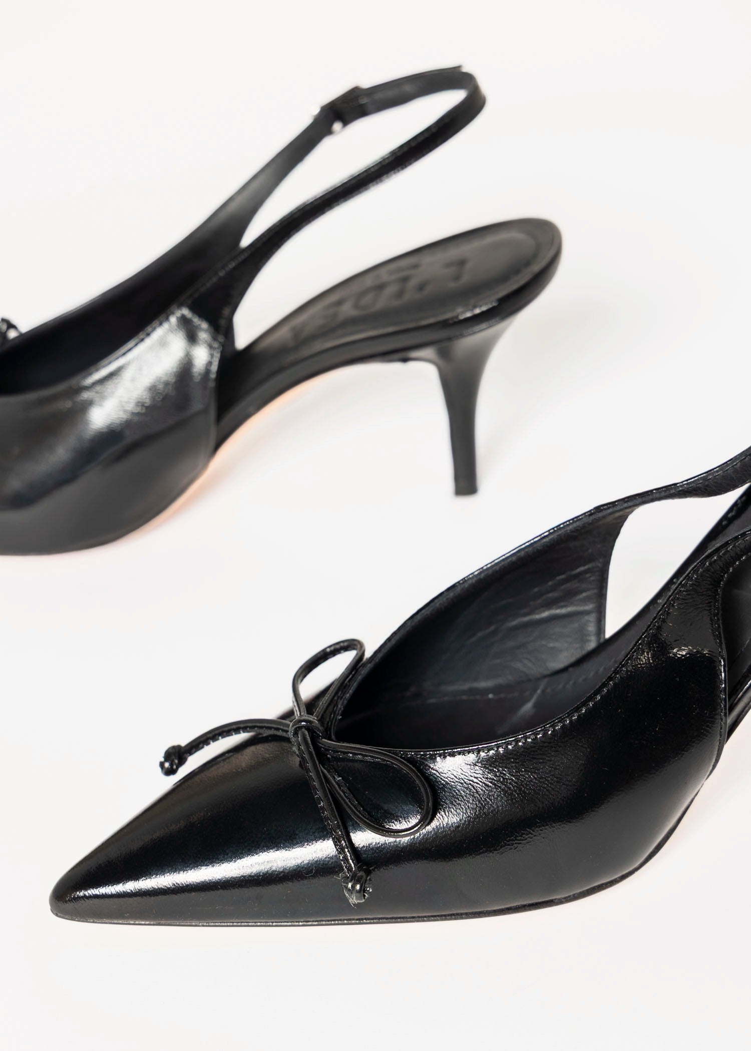 swatch_Black slingback pump