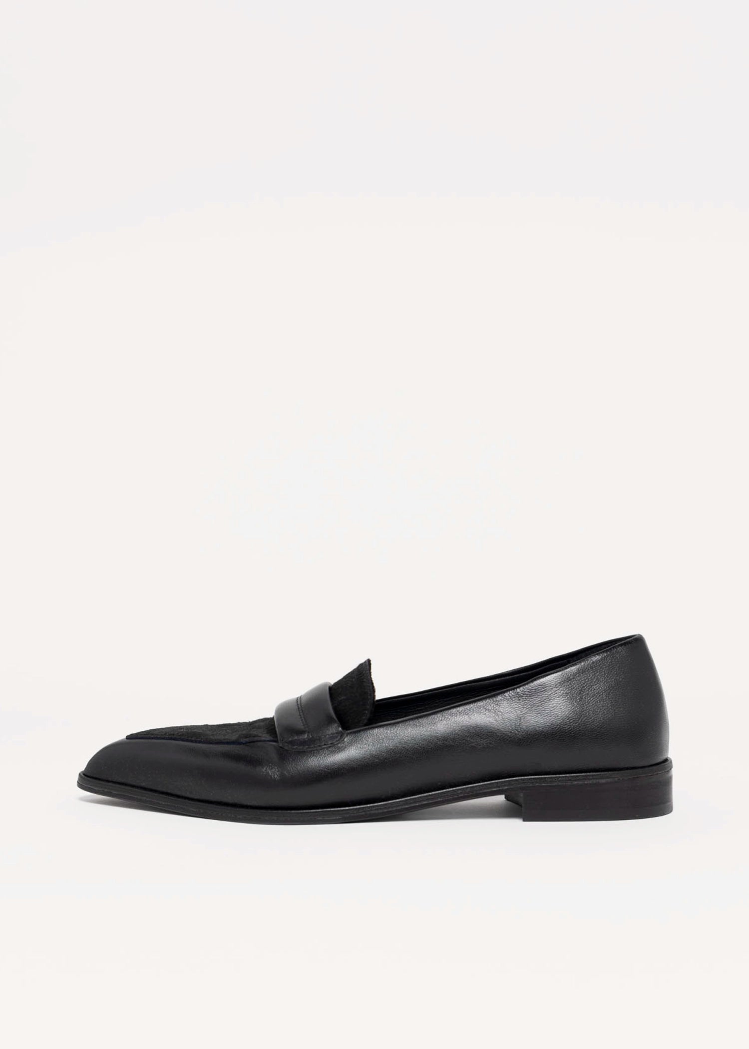swatch_Black Leather l'idea pointed toe leather flat