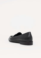 swatch_Black Leather l'idea pointed toe leather flat