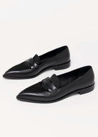 swatch_Black Leather l'idea pointed toe leather flat
