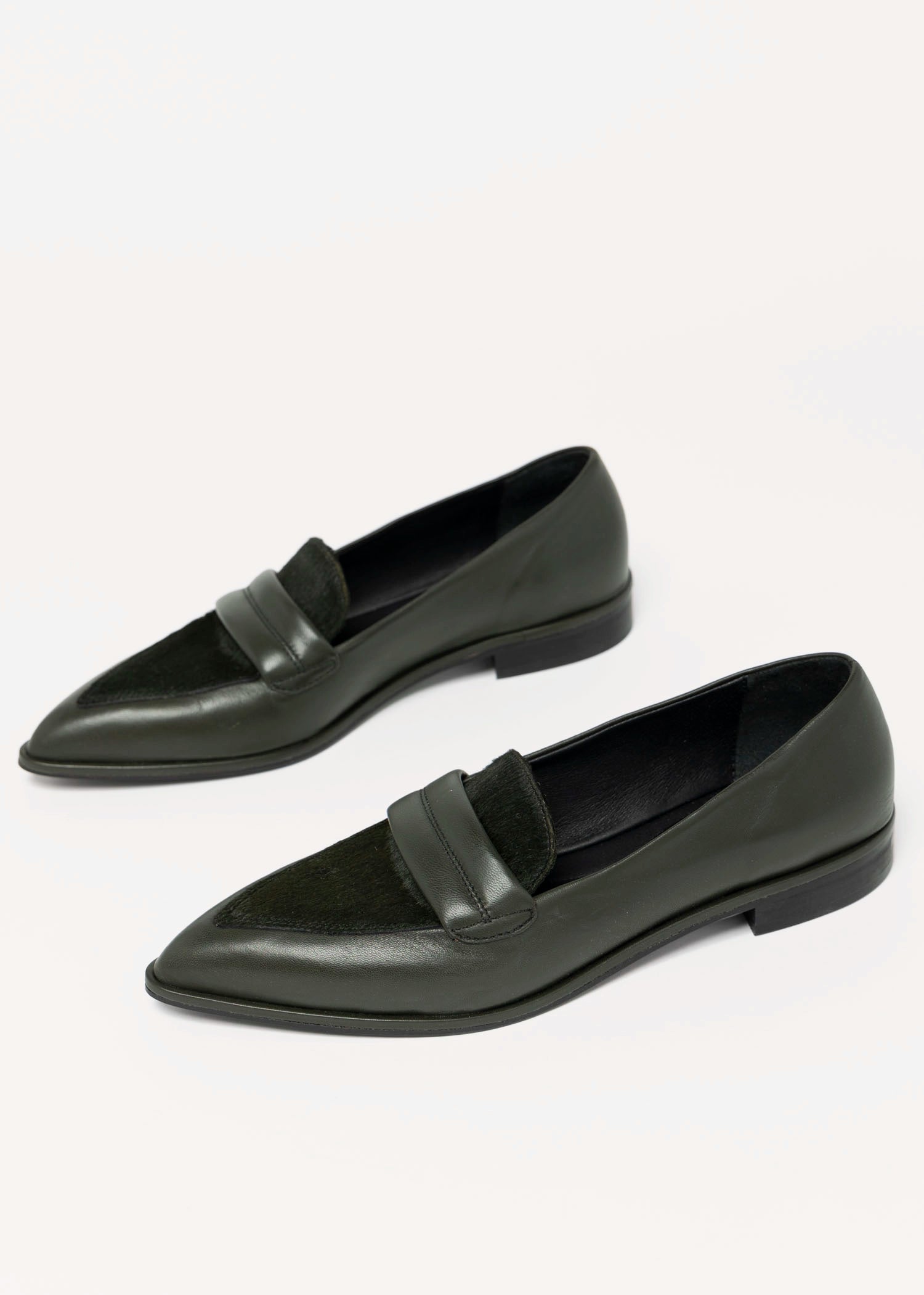swatch_Moss Leather l'idea pointed toe leather flat