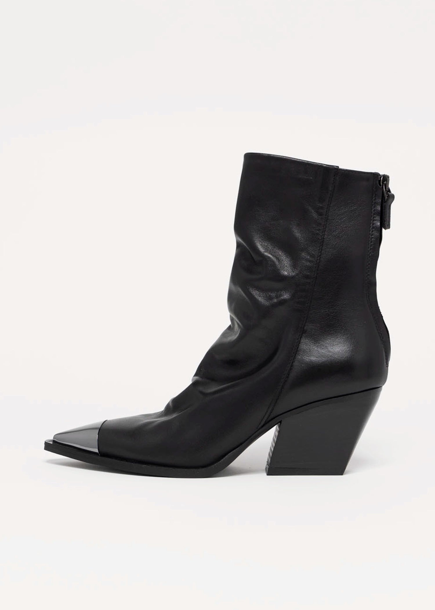 swatch_Black Leather l'idea cap toe heeled boot