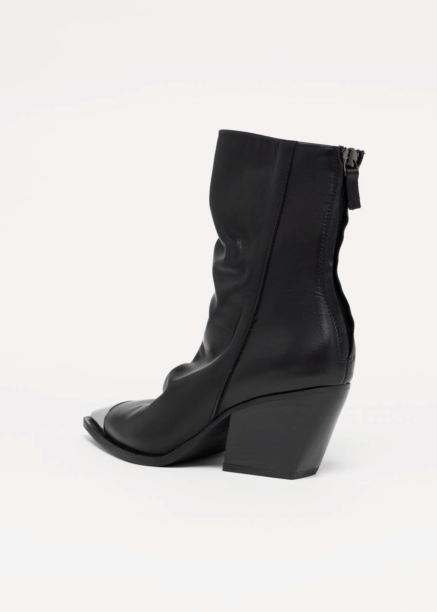 swatch_Black Leather l'idea cap toe heeled boot