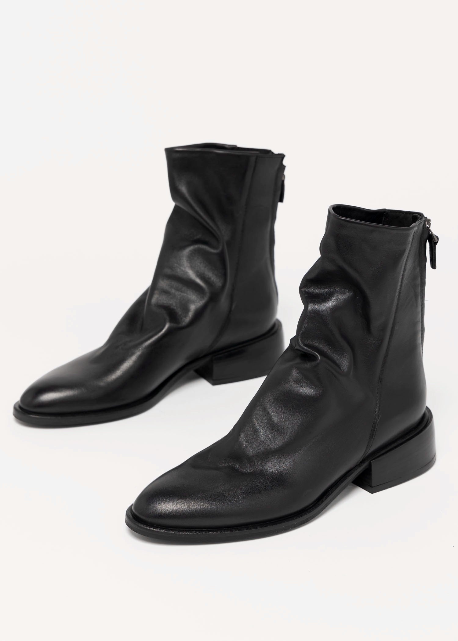 swatch_Black Leather l'idea ruched ankle boot