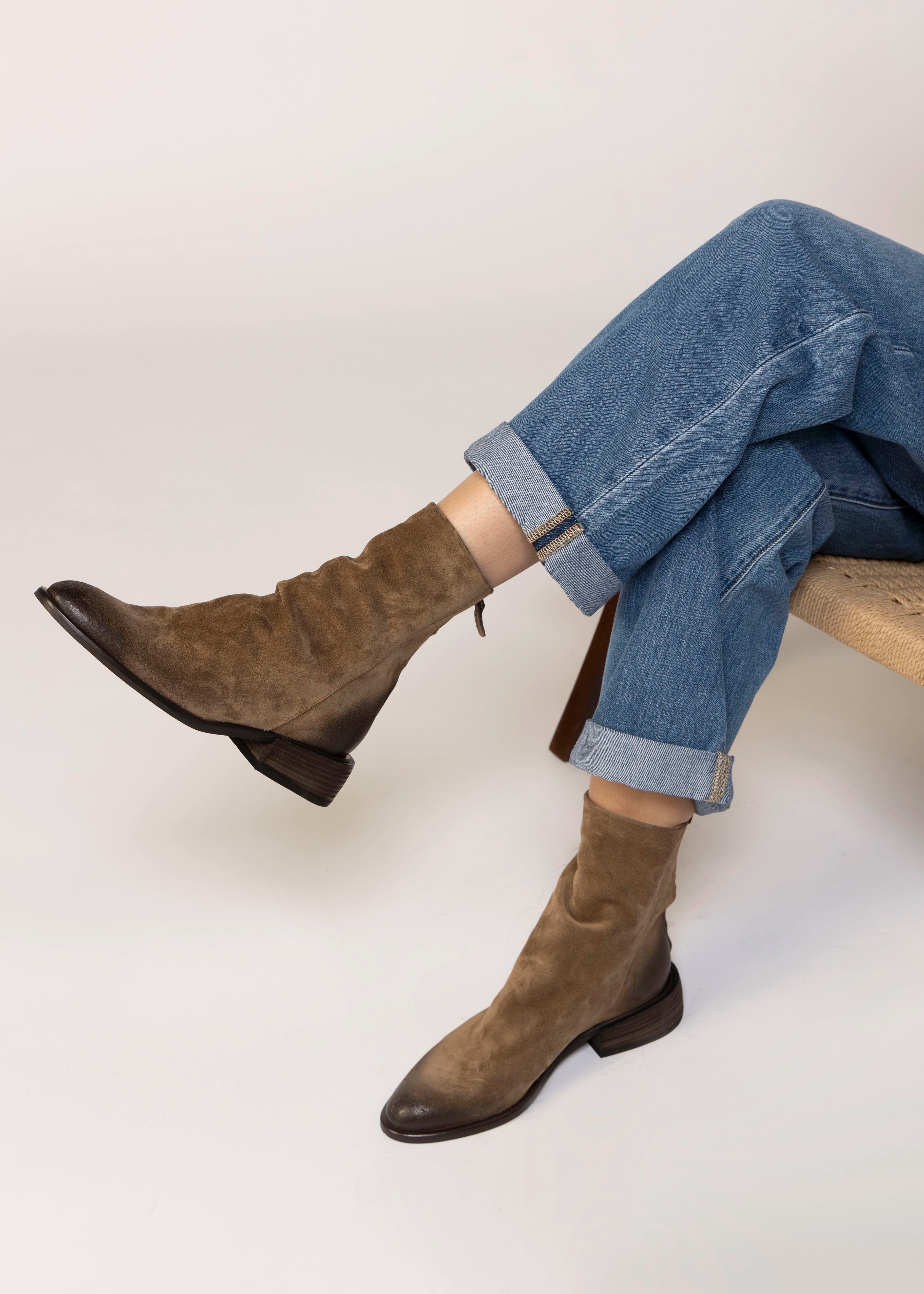 swatch_Sesame Suede l'idea ruched ankle boot