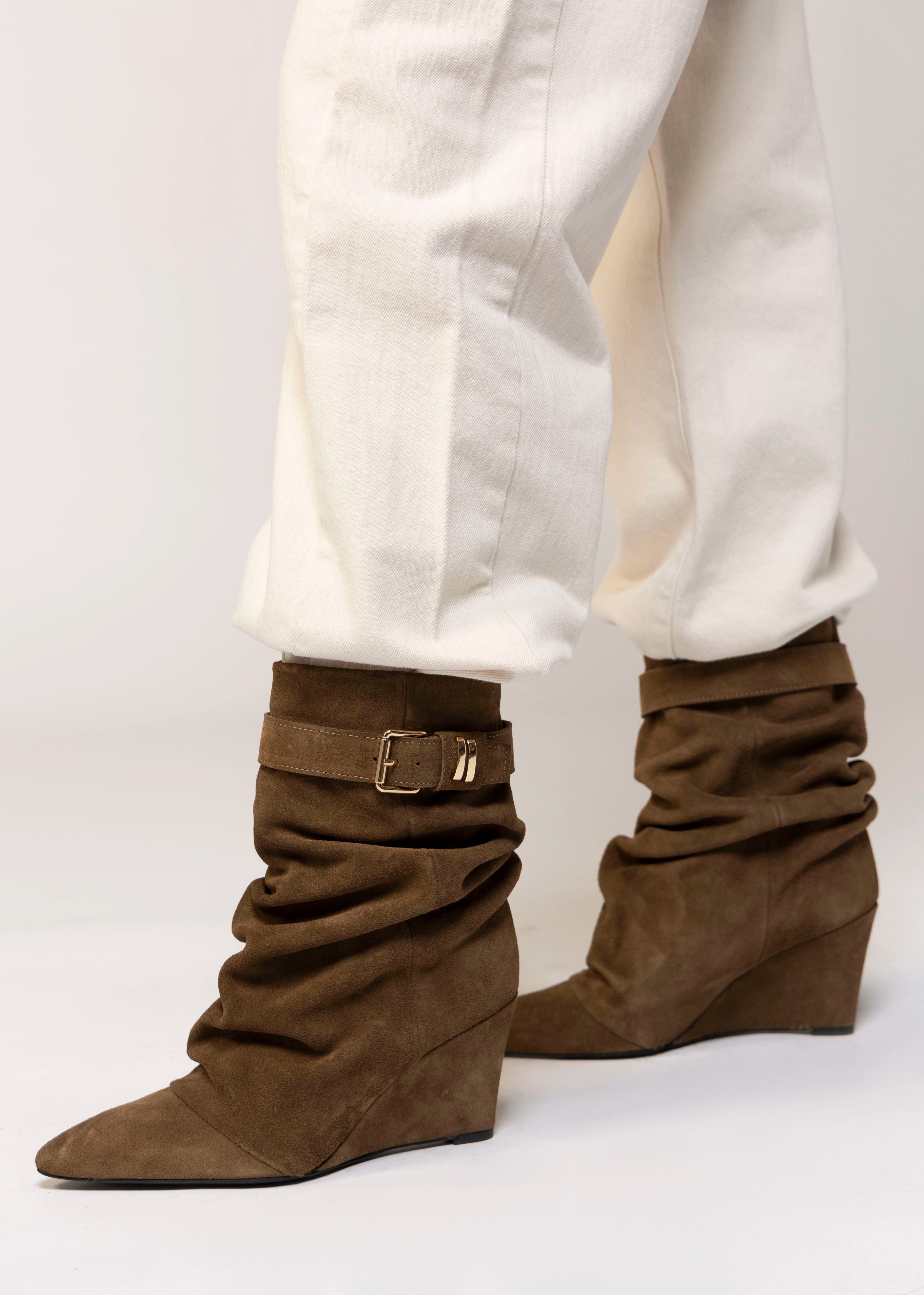 swatch_Taupe Suede l'idea tess wedge boot