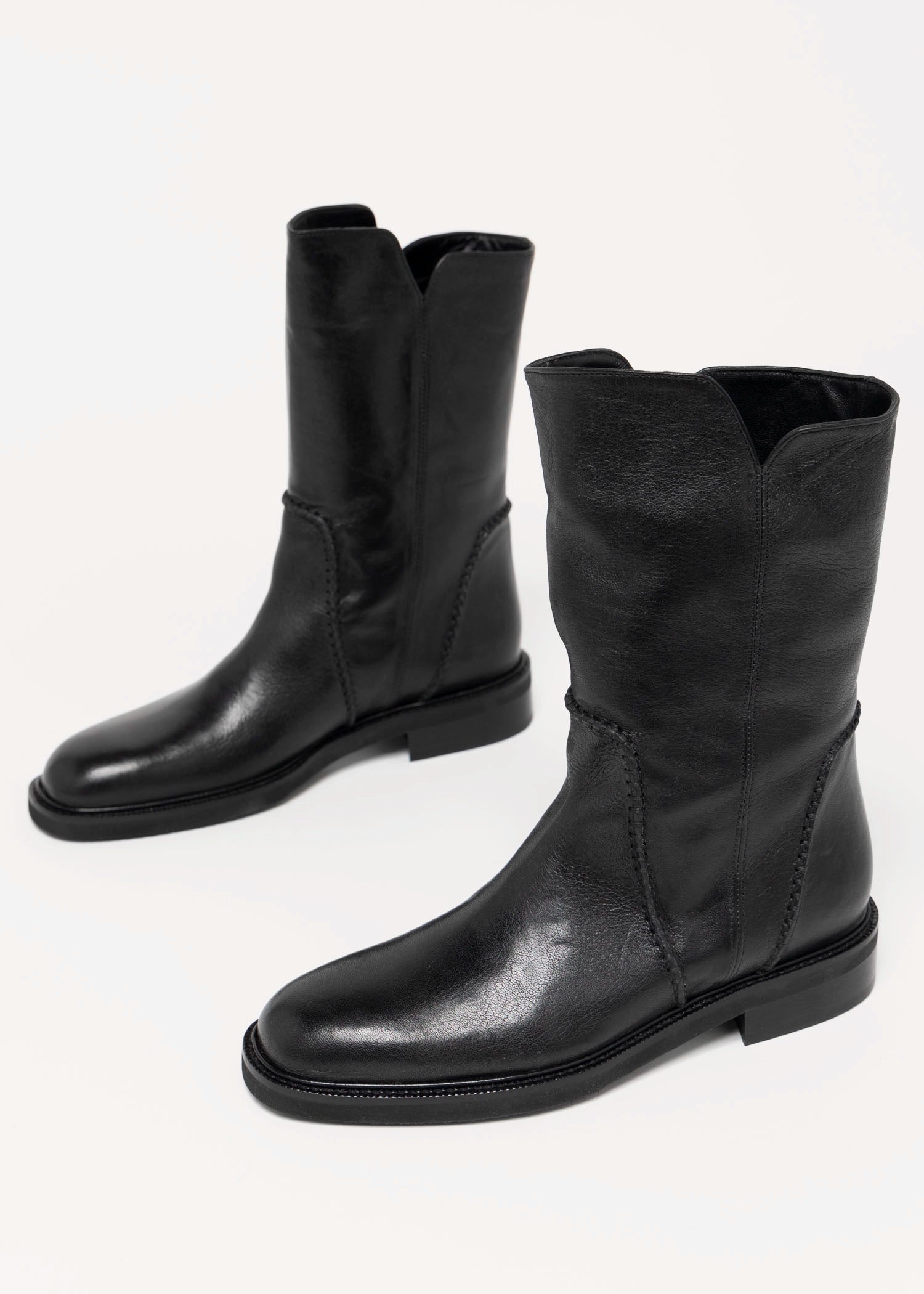 swatch_Black Leather l'idea mid calf boot