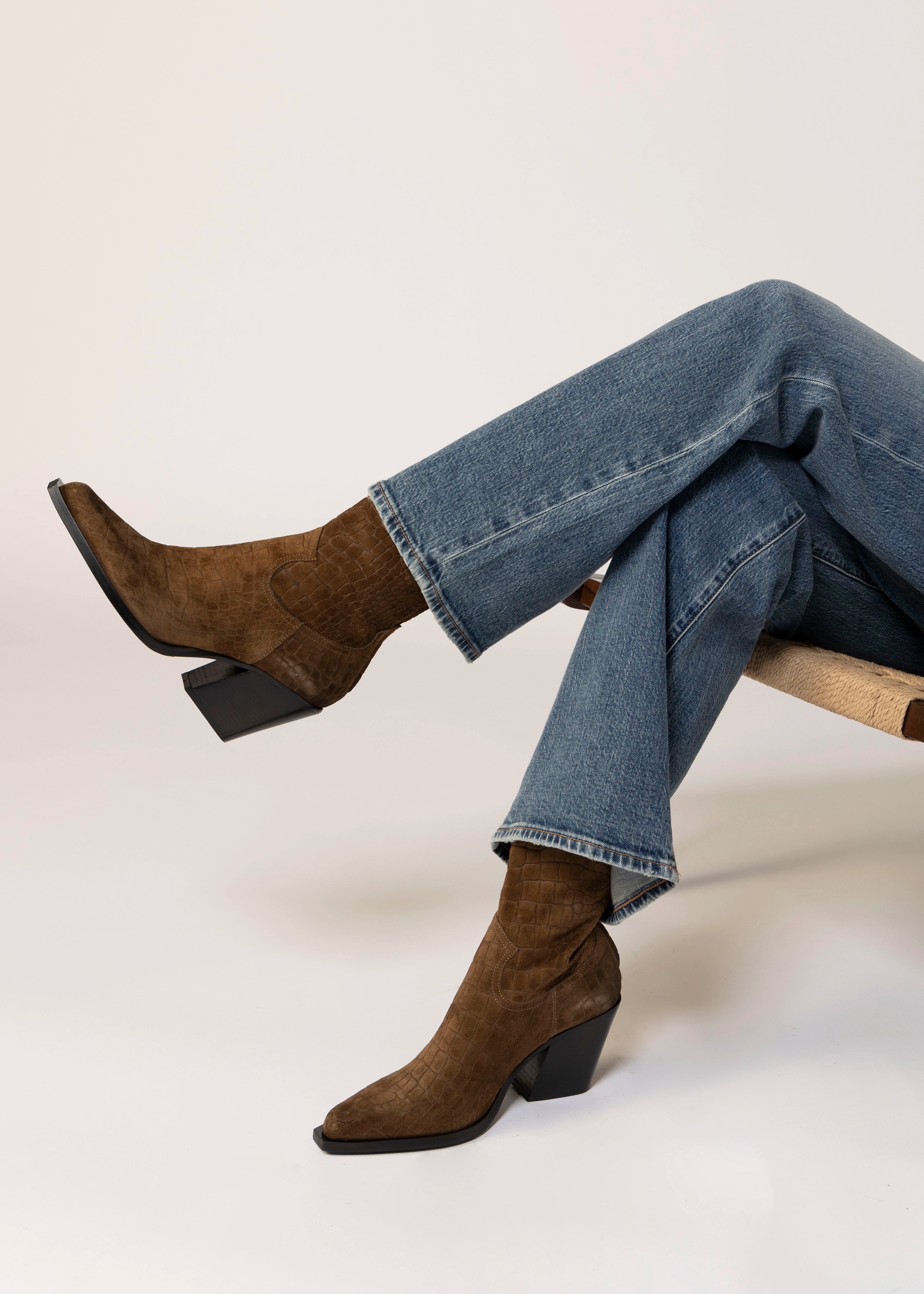 swatch_Camel Croco Suede l'idea western heeled boot