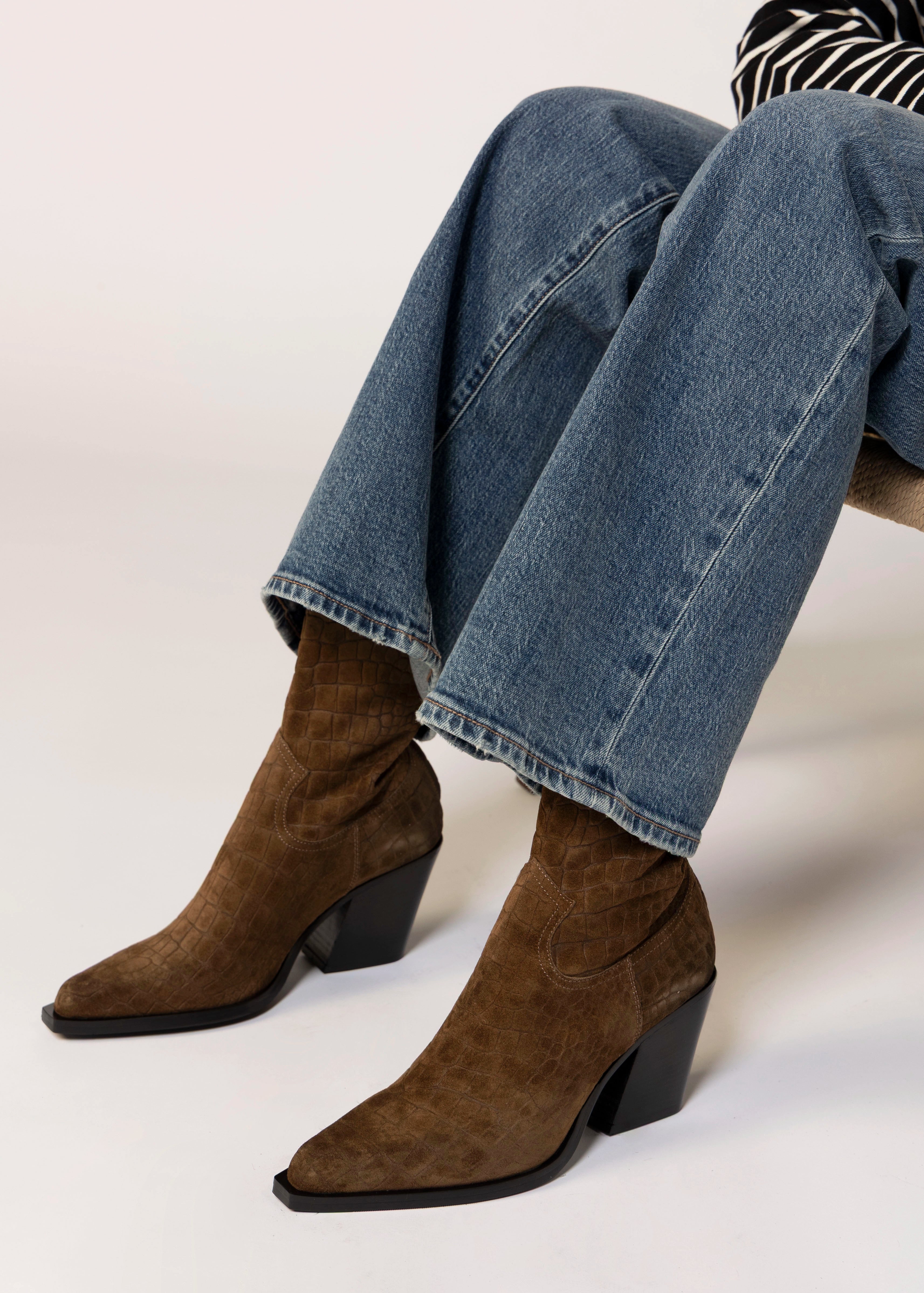 swatch_Camel Croco Suede l'idea western heeled boot