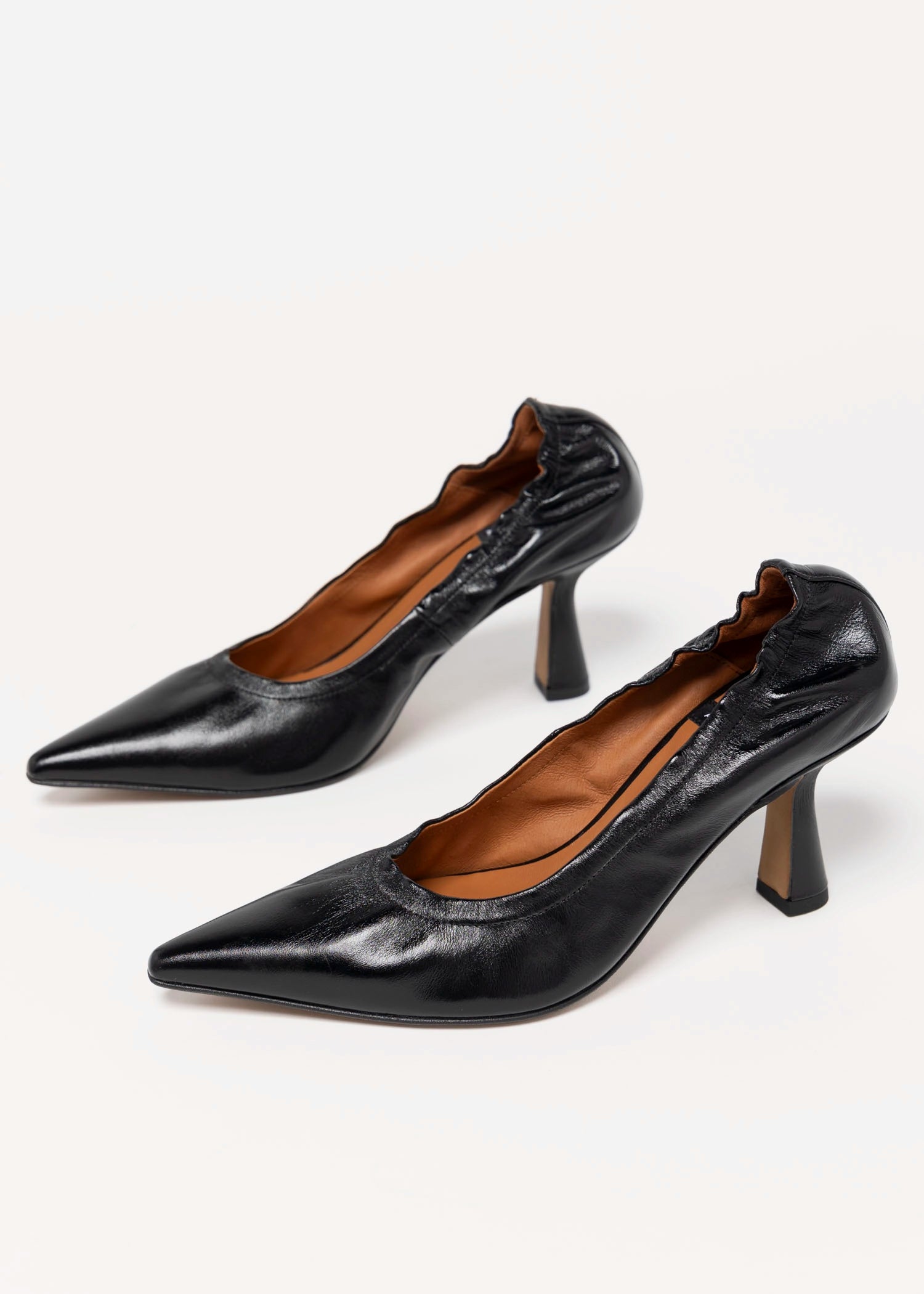 swatch_Black Leather angel alarcon elastic top line pump