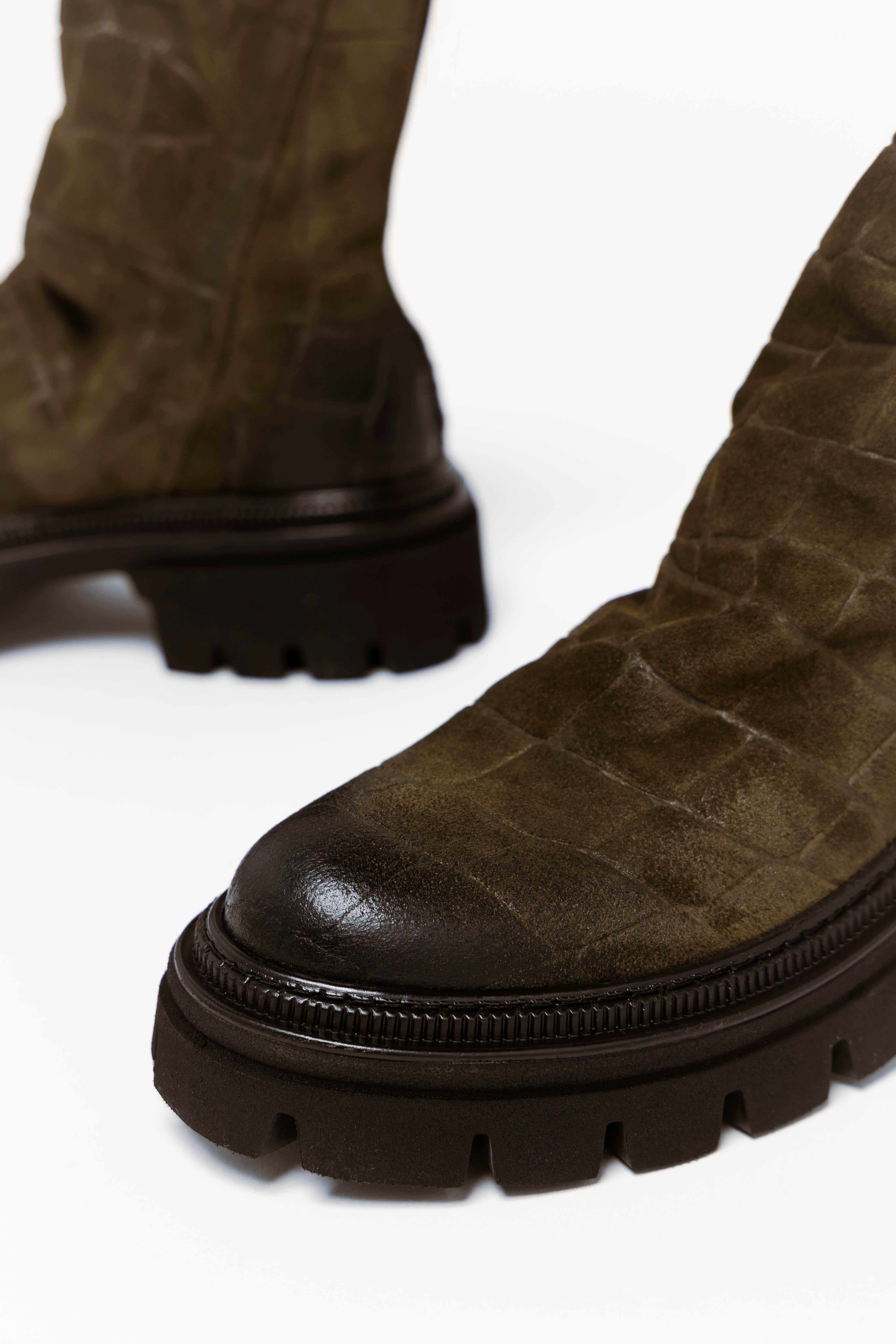 swatch_Olive Croco l'idea lug sole ankle boot