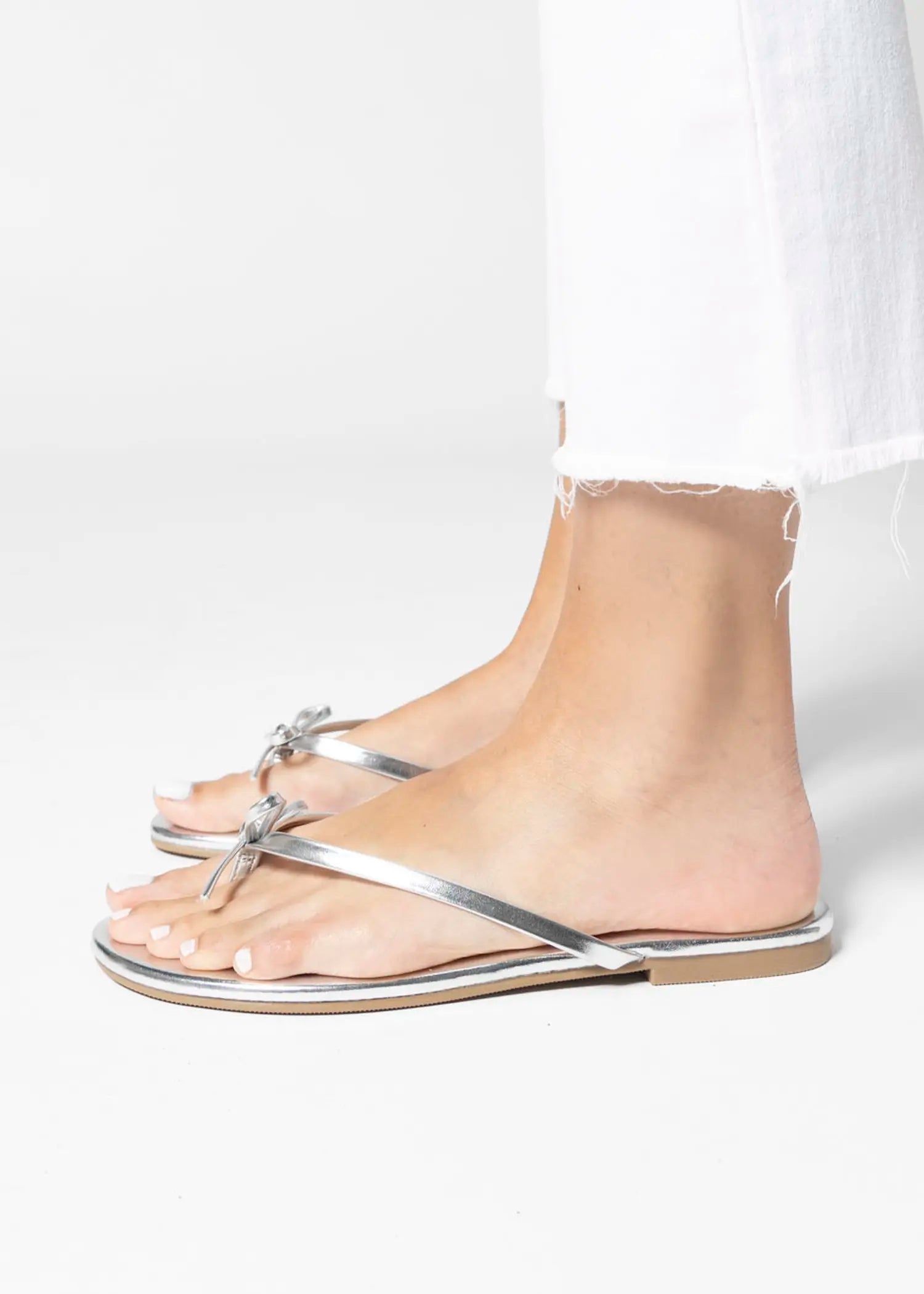 swatch_silver wishlist flip flop flat sandals