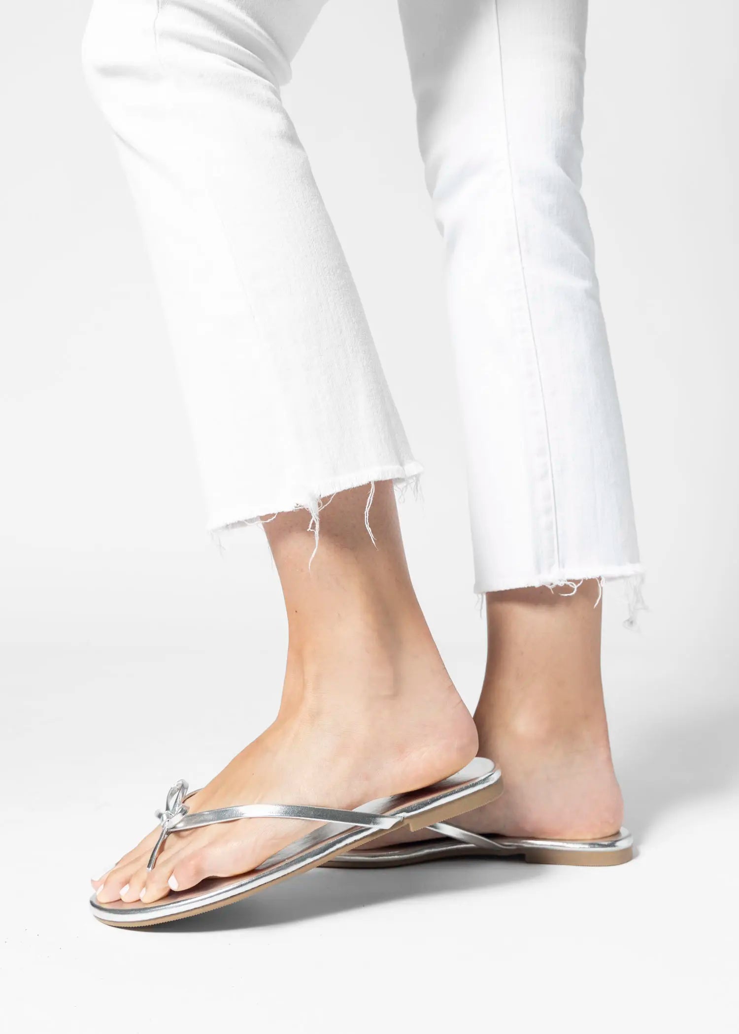 swatch_silver wishlist flip flop flat sandals