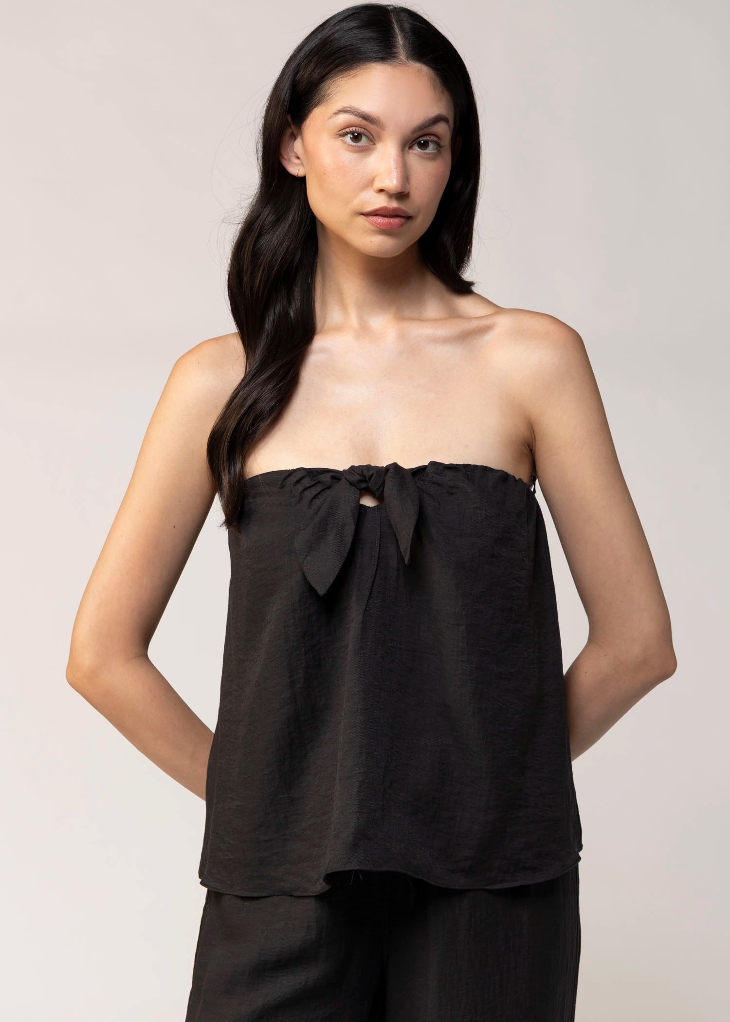 swatch_Black heartloom lyra two piece set