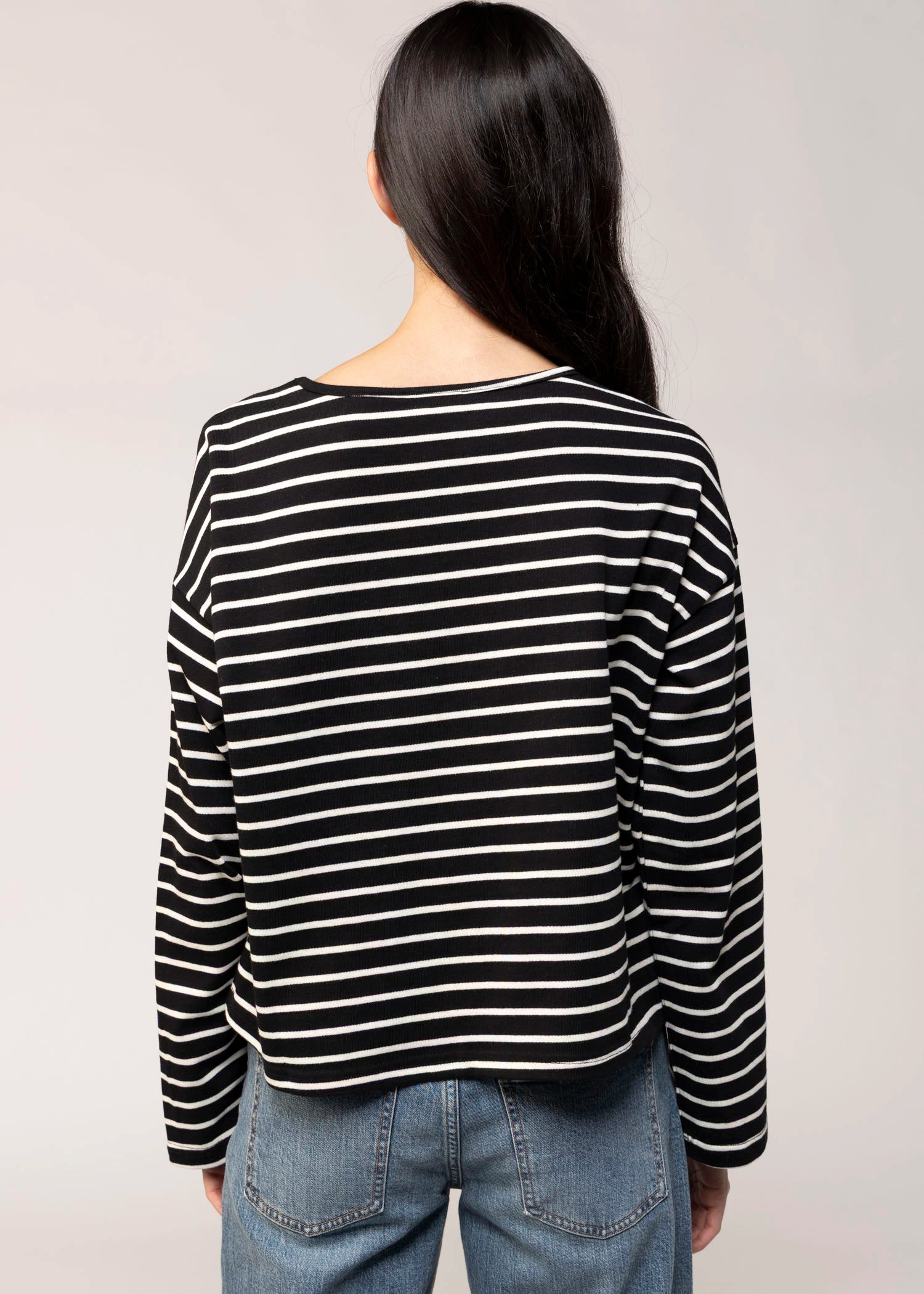 swatch_Black/White moore striped long sleeve knit tee