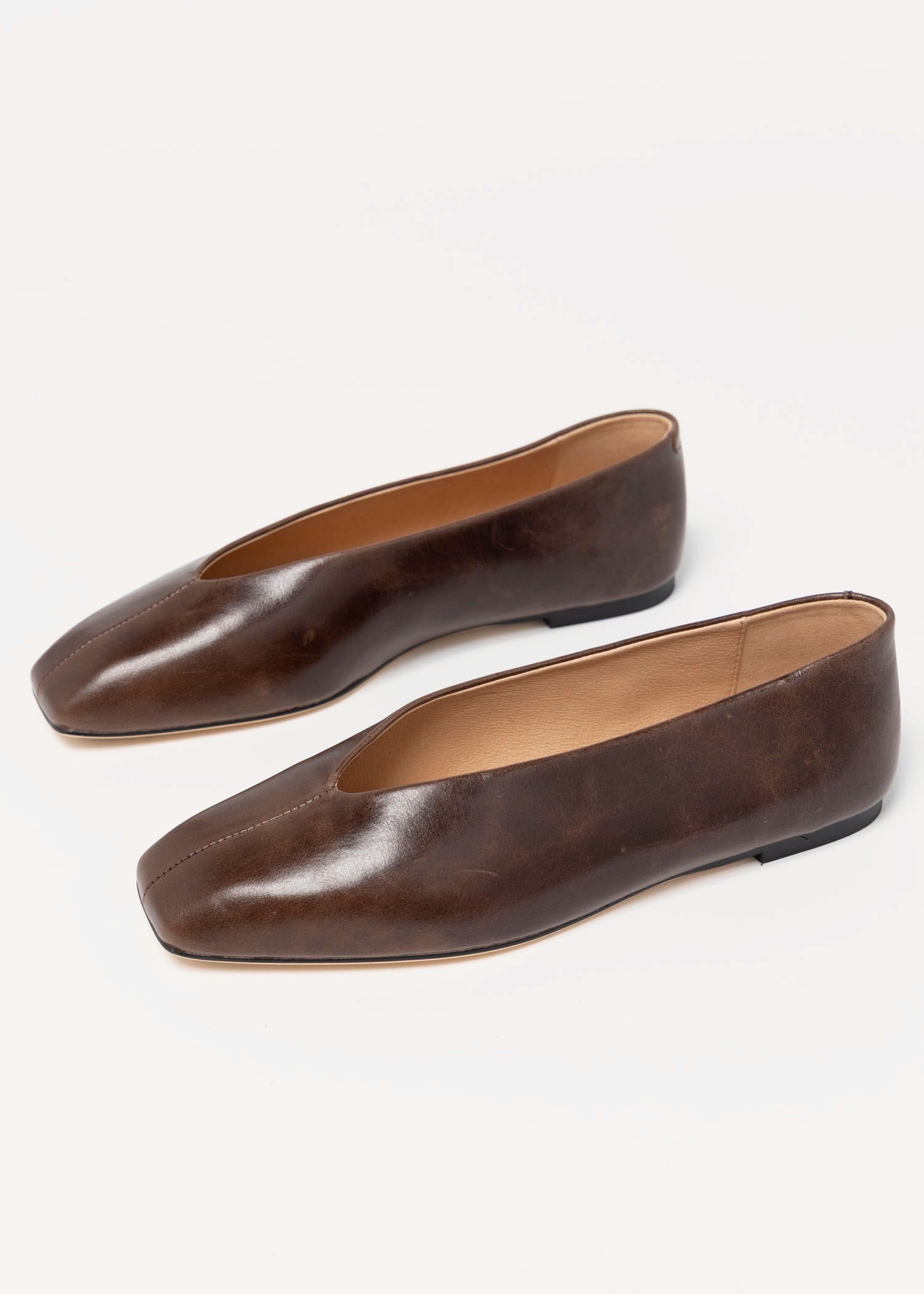 swatch_Chocolate Leather Tony bianco brash flat
