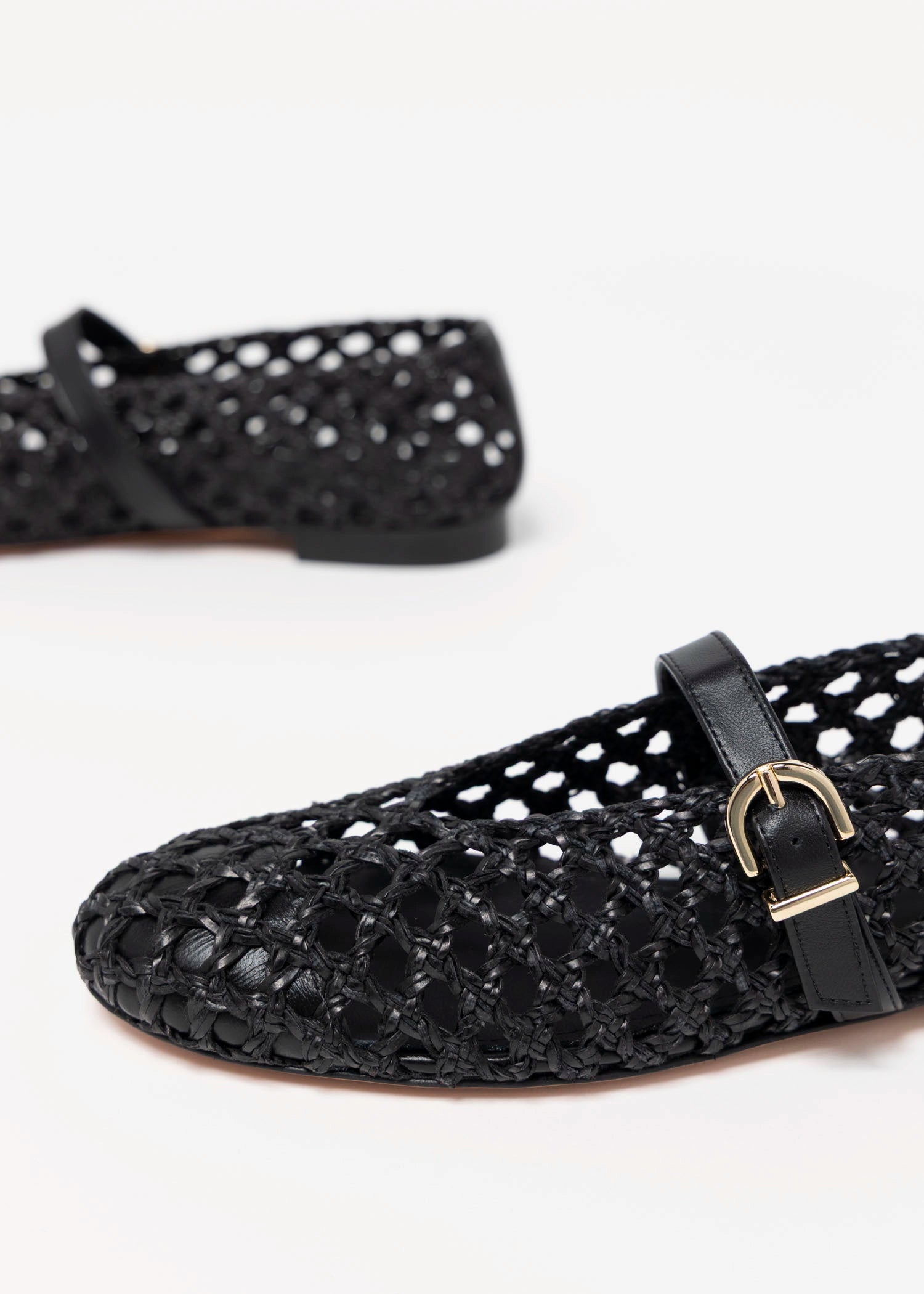 swatch_Black Leather l'idea dolo woven mary jane