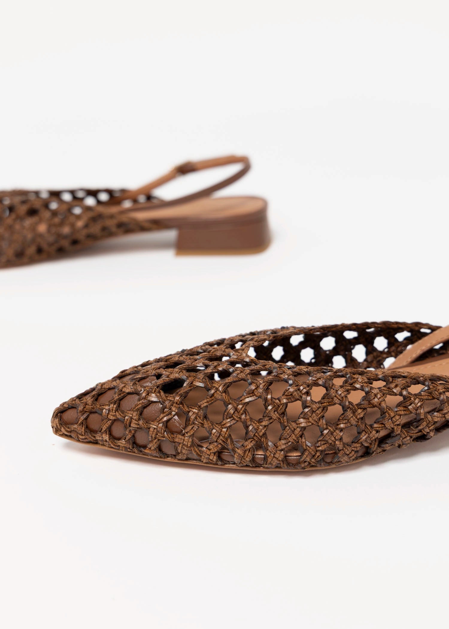swatch_Brown leather lussy woven slingback flat shoes
