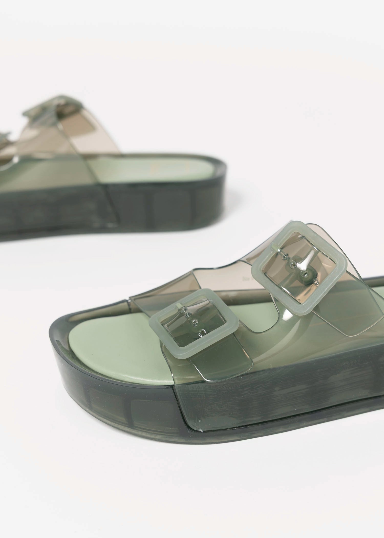 swatch_Olive dolce vita julio x jelly platform sandal