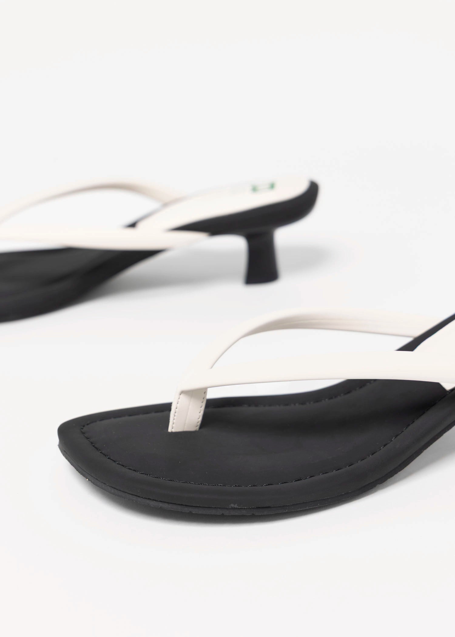 swatch_White seychelles riptide thong heeled sandal